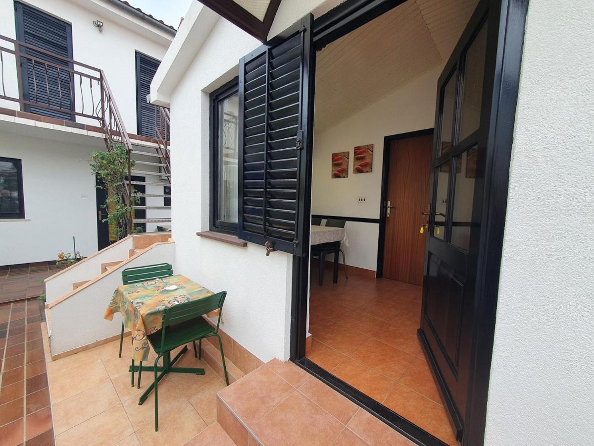 Apartments Porec Beach Area Simo Exterior photo